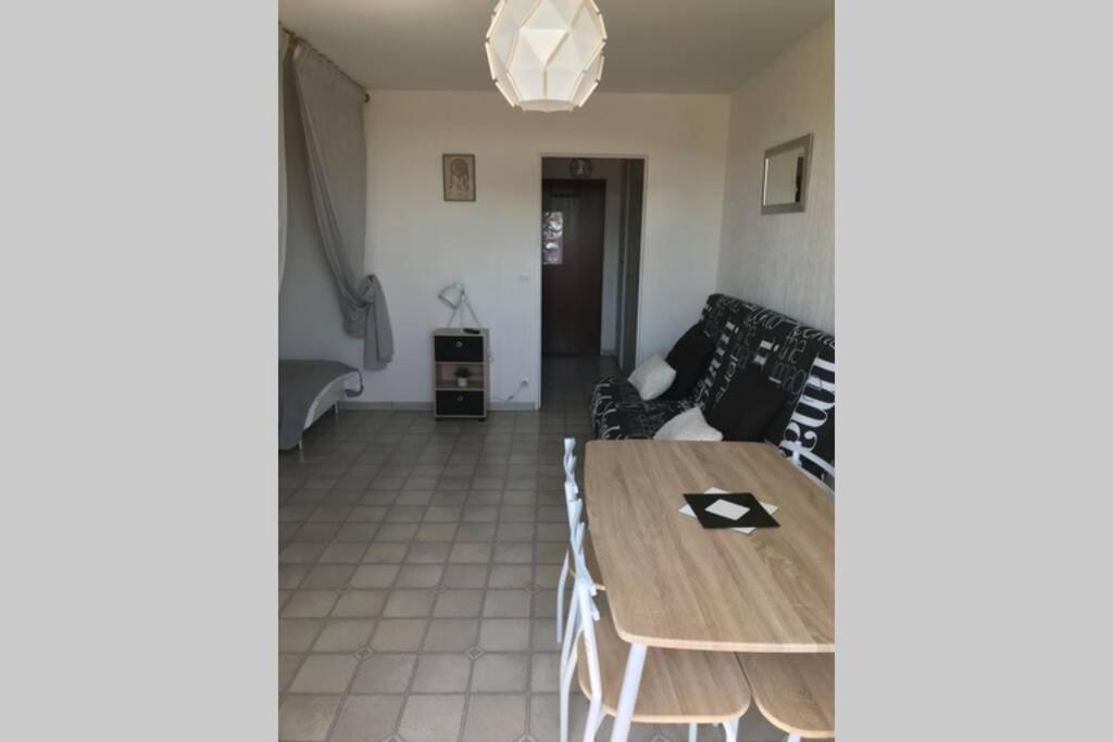 Studio Meuble Classe 2 Etoiles - 30M² Greoux-les-Bains Exterior photo